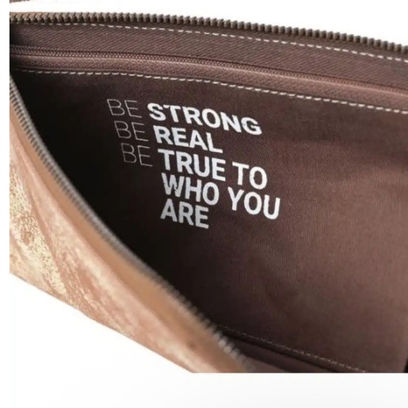 STS Ranchwear Bentley Flaxen Roam Metallic Leather Wristlet Wallet - Picture 10 of 11